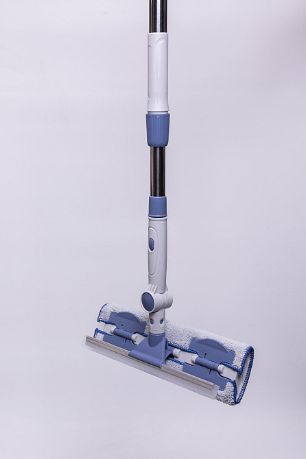 Універсальна швабра з металевою ручкою та змінною плоскою насадкою для плитки, ламінату та лінолеуму HP-35015-30 Коломия - фото 2