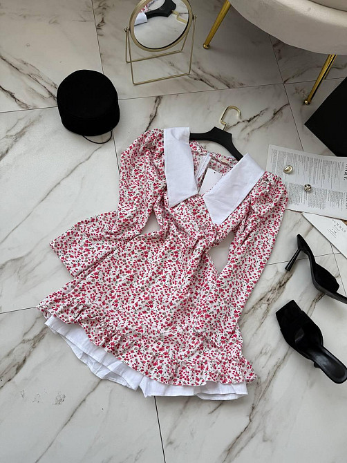 Женское романтичное мини платье-комбинезон в цветочный принт с белым воротником софт+котон Одесса - изображение 5