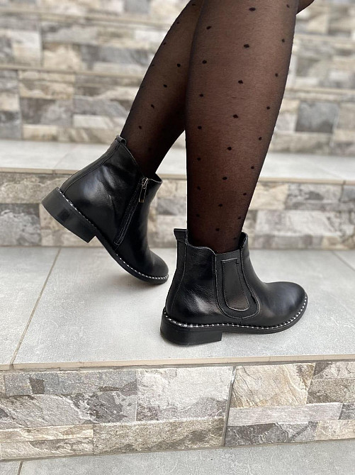 Vesna Стильні жіночі шкіряні демісезонні черевики весна-осінь на низькому каблуці чорні (2468) Коломия - фото 8