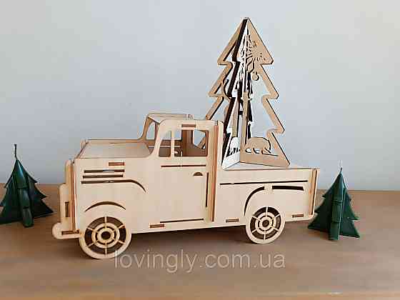 Новорічна інсталяція  вантажівка 30 см з ялинкою. Ірпінь