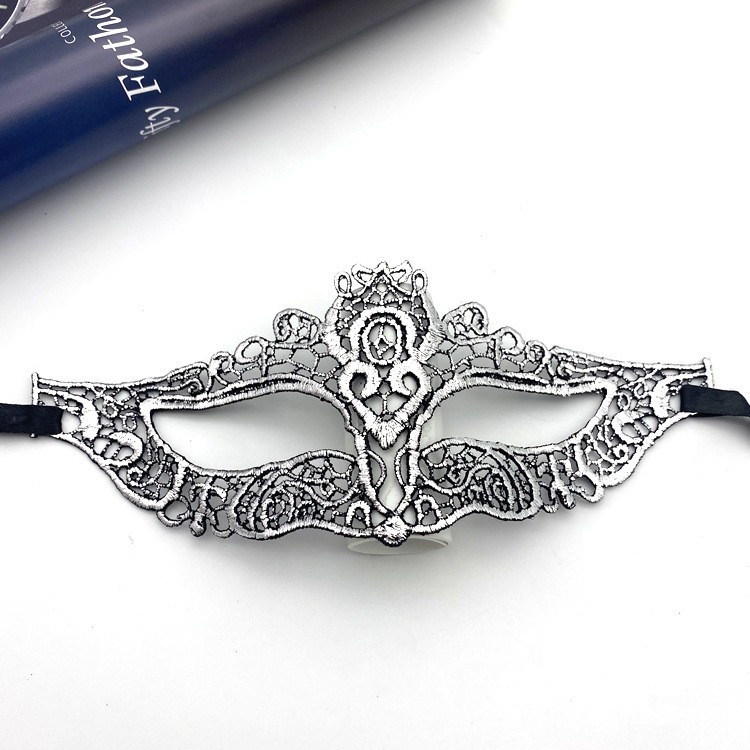 Маска із мережива маскарадна на лице на зав`язках 22 на 8 см сріблястий Київ - фото 1