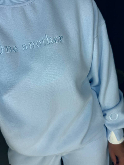 Костюм женский A-N 27063 свитшот и джогеры оверсайз с вышивкой голубой, голубой, M Киев - изображение 19