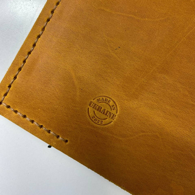Паспортниця Руда Home шкіряна, модна обкладинка на паспорт, практичний чохол зі шкіри з тисненнямMasterSem Київ - фото 4