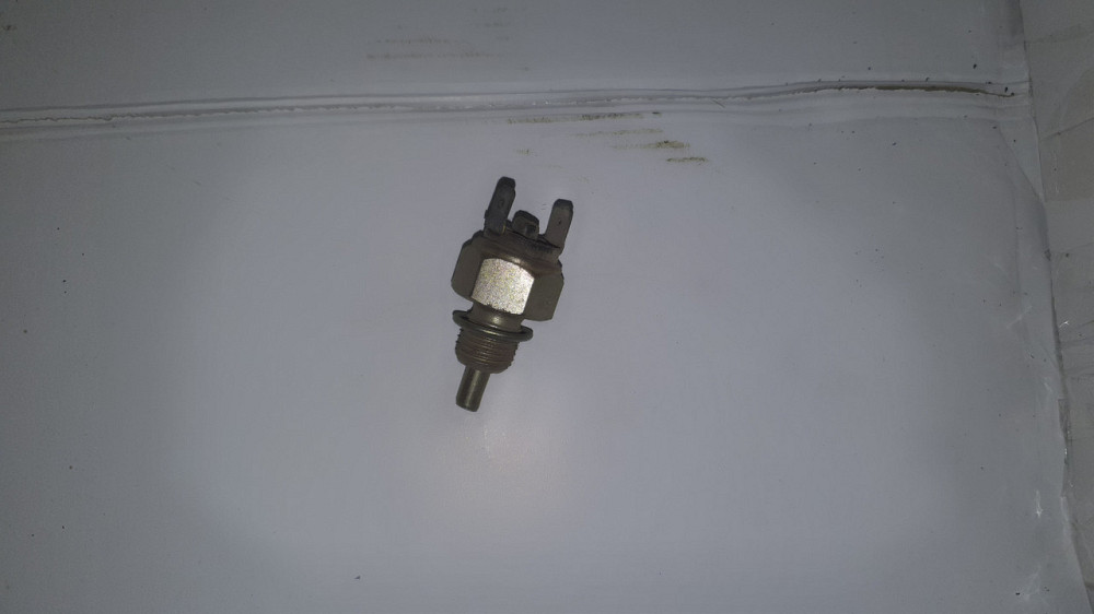 Выключатель света заднего хода ВАЗ. ВК-415 Харьков - изображение 1