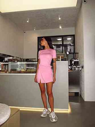 Жіночий базовий літній костюм-двійка: футболка + шорти-спідниця з кишенею турецька віскоза Барбі Одеса