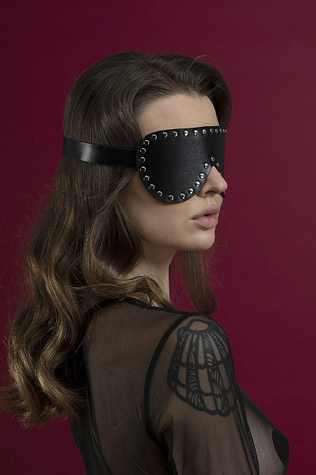 Маска на очі з заклепками Feral Feelings - Blindfold Mask, натуральна шкіра, чорна Sex Aura Київ - фото 2
