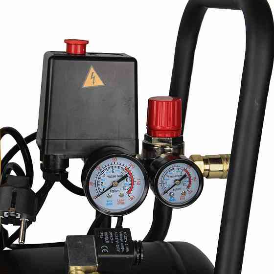 Компрессор двухцилиндровый безмасляный 1.1кВт 1400об/мин 160л/мин 8бар 58дБ 24л SIGMA (7042521) Киев