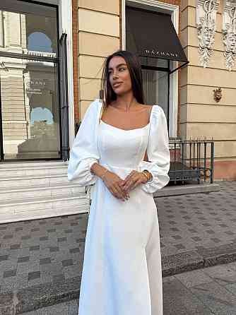 Женское праздничное сдержанное макси платье с разрезом костюмка Молочный, 42/44 Одесса