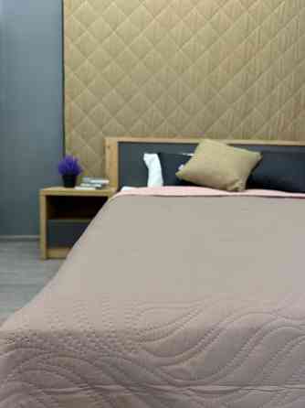 Покрывало двустороннее Decorator Microfiber листья 210х215 см какао с розовым (85-198) Киев