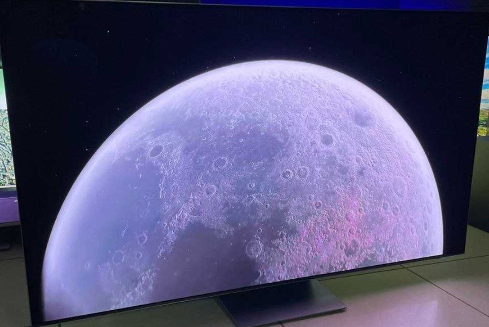 Телевизор Безрамный: 65