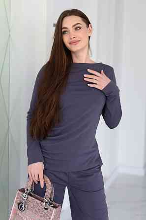 Женский базовый костюм с широкими штанами 