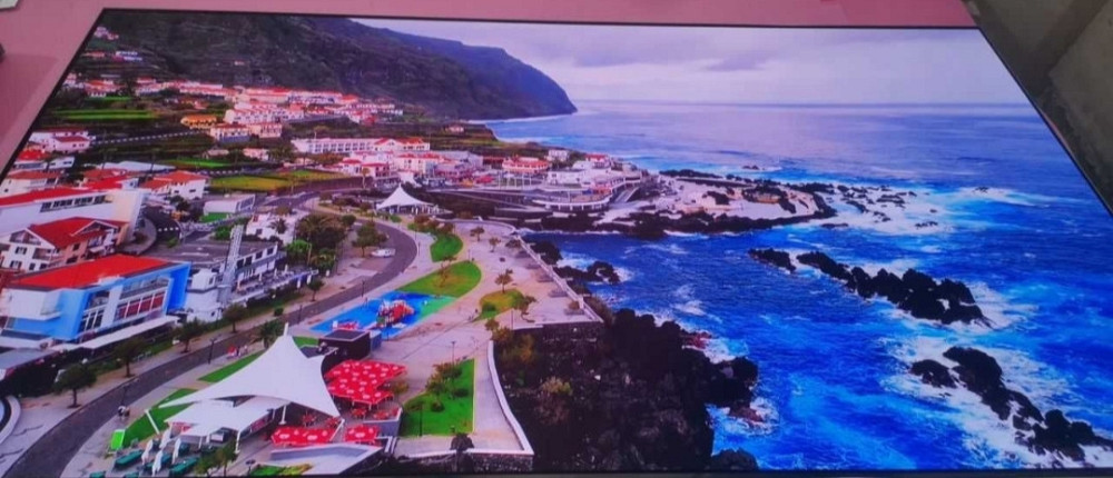 Телевизор Безрамный: 65