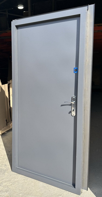 Двері металеві Redfort - Серія Метал/Метал + притвор комплектація Оптима плюс, RAL 7024 Київ - фото 4