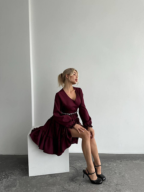 Женское базовое приталенное платье костюмный креп Бордо Одесса - изображение 10