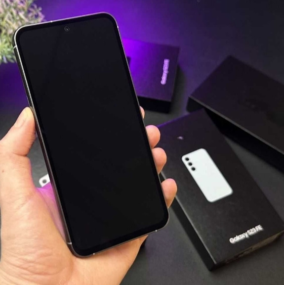Смартфон: NEW Samsung Galaxy S23 FE 8/256Gb Graphite Київ - фото 4