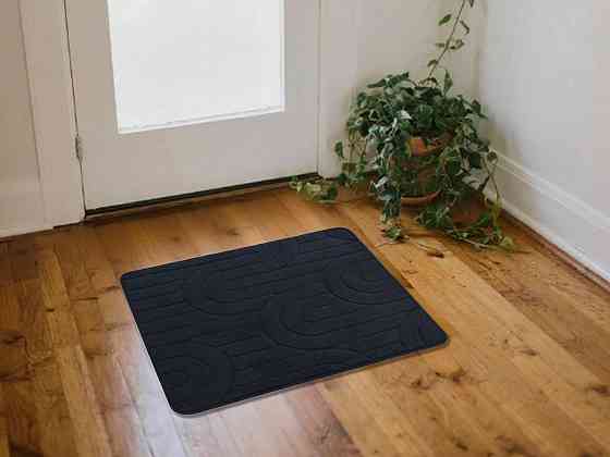 Універсальний низькопрофільний килимок для ванної та коридору Aquarius з антиковзкою гумовою основою 50х70 см Графіт Буча