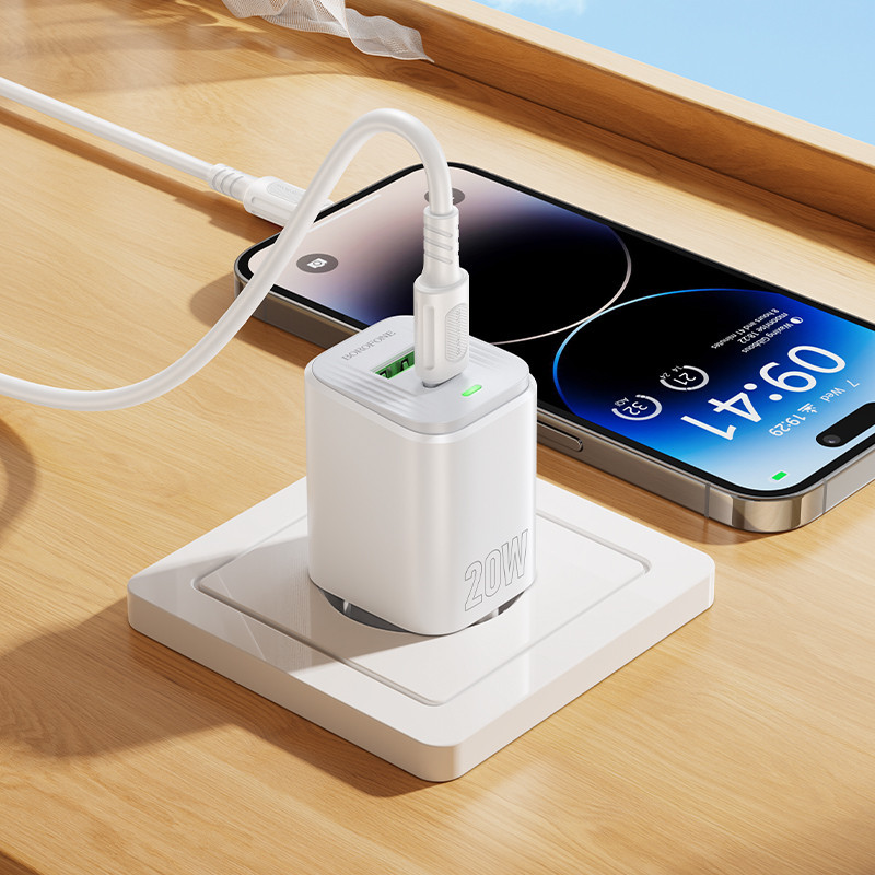 Мережевий зарядний пристрій з кабелем BOROFONE BAS83A Star PD20W+QC3.0 charger set (C to iP) (EU) White Одеса - фото 6