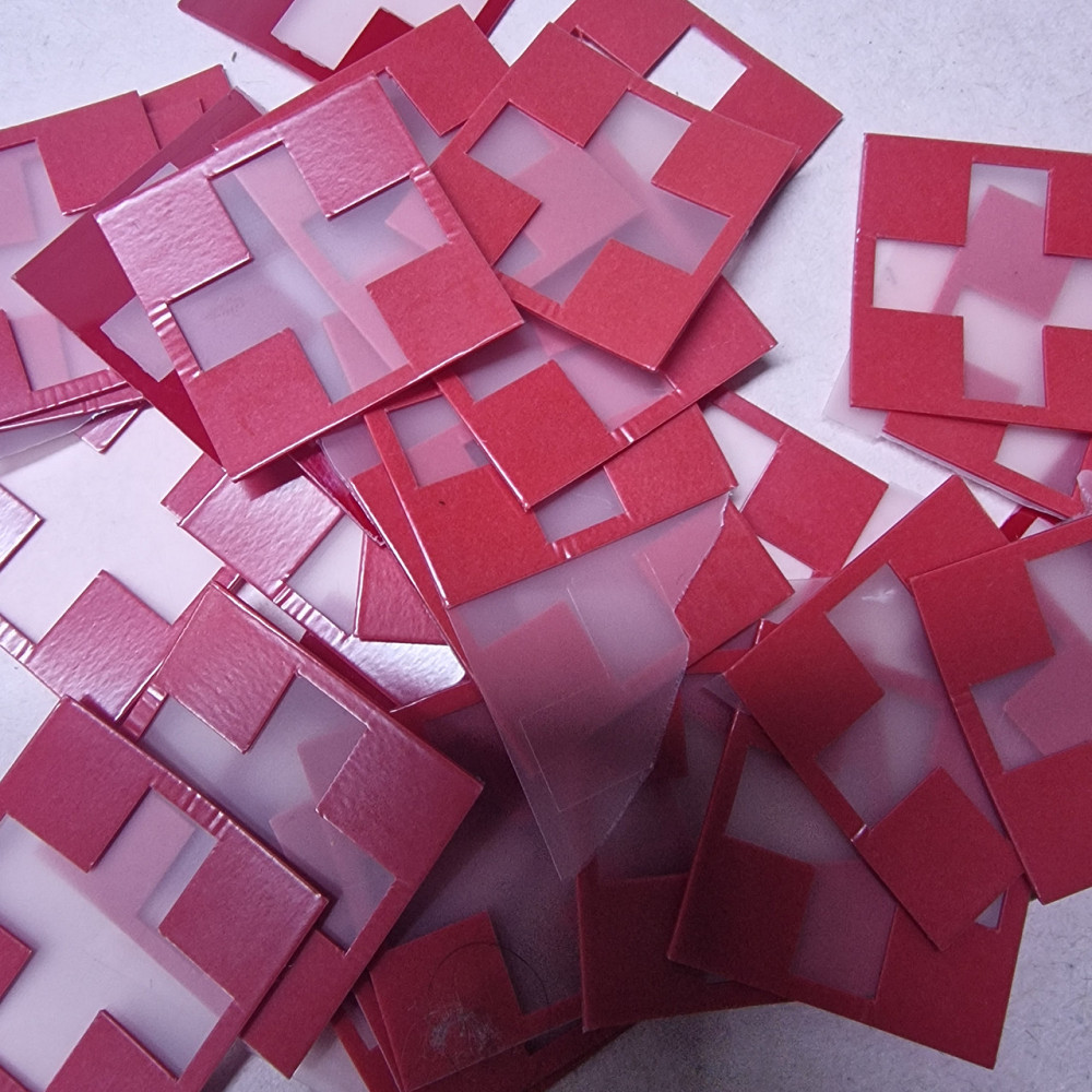 Наклейка червоний крест через утюг 3 см на 3 см Одеса - фото 1