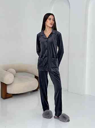 Костюм из плюшевого велюра на пуговицах с двумя карманами Графитовый L Харьков