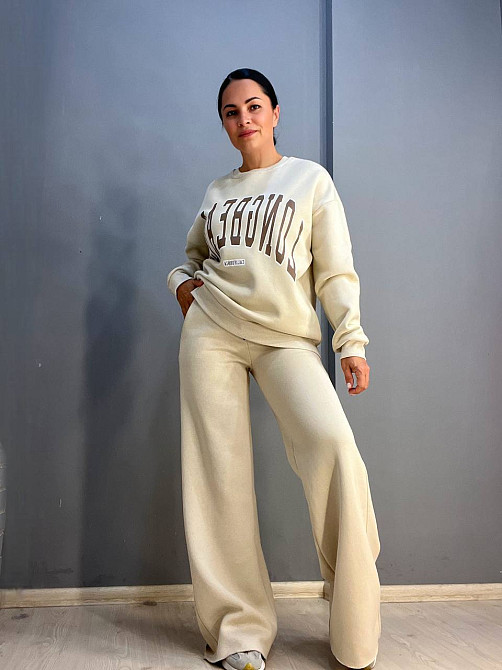 Костюм жіночий Quzen 388-488 подовжений світшот напис брюки палаццо широкі утеплений на флісі світло Одеса - фото 4