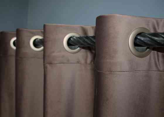 Комплект штор на люверсах VR-Textil Оксамит № 1655ш Какао 150х280 см 2 шт (37-0227) Киев