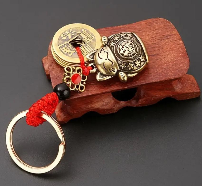 Брелок Lucky Fortune Cat с монетами пяти императоров. Брелок Кот Манэки-неко Киев - изображение 4