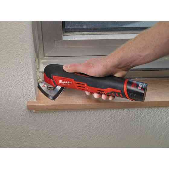 Аккумуляторный мультиинструмент MILWAUKEE C12 MT-402B (Li-Ion 4 ач) 4933441705 (+ заряд.устройства, 2 аккум., адаптер, шлифовальная д Одесса
