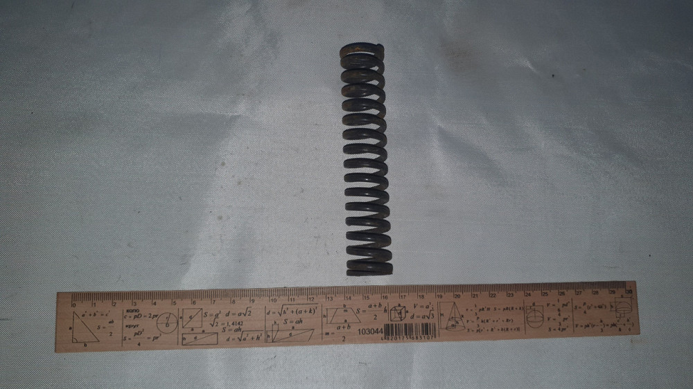 Пружина сжатия 24.75х123х3 мм. СССР. Харьков - изображение 1