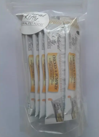 Крем-снек для котів Natural Kitty Creamy treats Chicken & Pumpkin зі смаком курки та гарбуза упаковка 24 х 12 г Вінниця