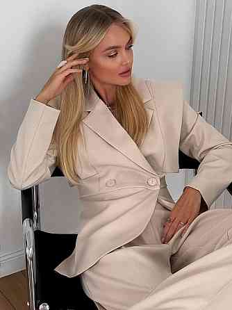 Жіночий стильний брючний костюм-двійка: піджак і штани костюмка Бежевий, 42/44 Одеса