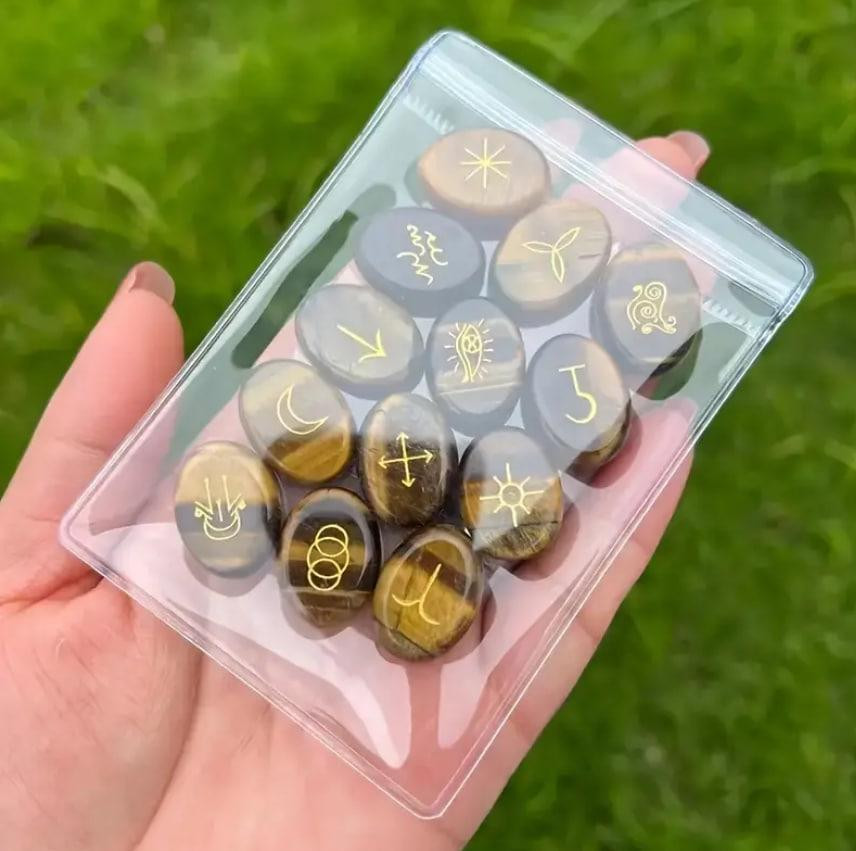 Викканские руны. Ведьмы руны. Руны из натурального камня тигровый глаз 13 шт. в мешочке Киев - изображение 2