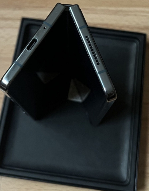 Смартфон Samsung Galaxy Fold 4 12/512Gb. Gray green. Київ - фото 1