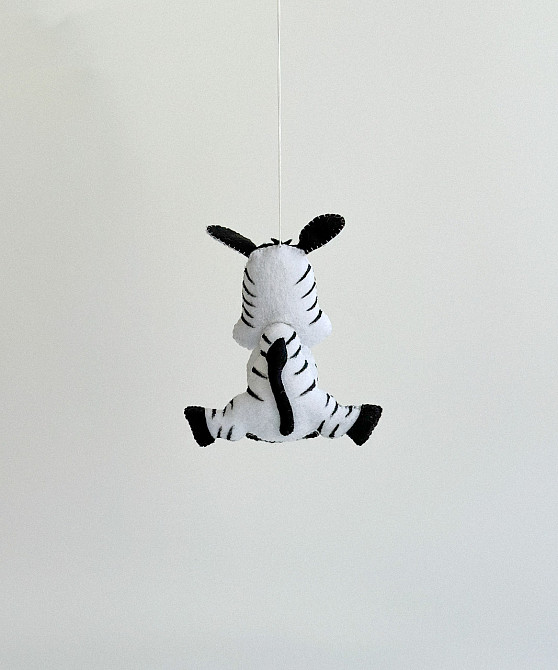 Мягкая фетровая игрушка зебра ручной работы – безопасная развивающая игрушка Киев - изображение 4