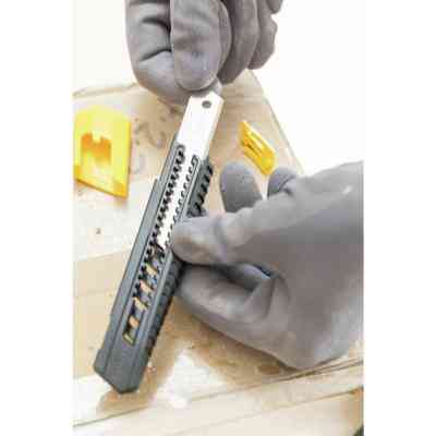 Нож канцелярский Stanley 18мм, 160мм (0-10-151) Винница