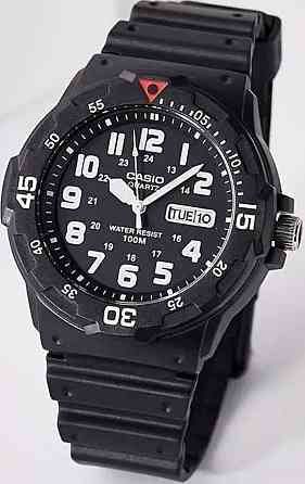 Часы наручные мужские кварцевые  