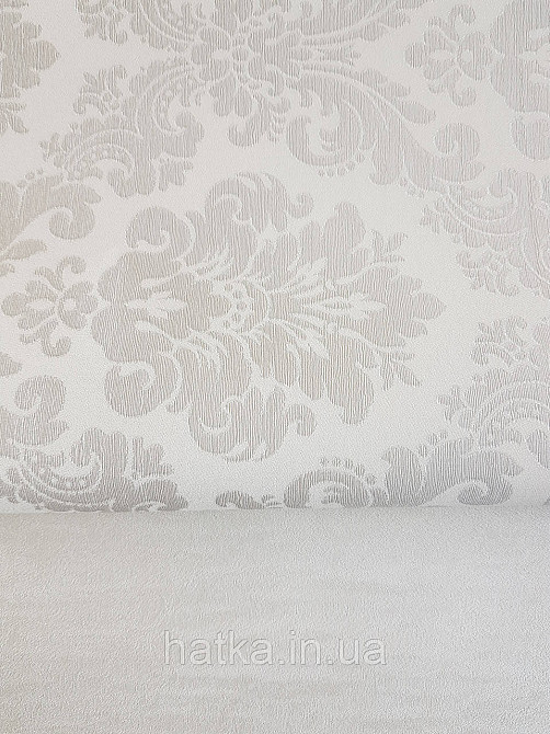 Шпалери вінілові на флізеліні Rasch Trianon Xlll 0.53х10 класика під текстиль вензель завитки срібло на білому Київ - фото 3