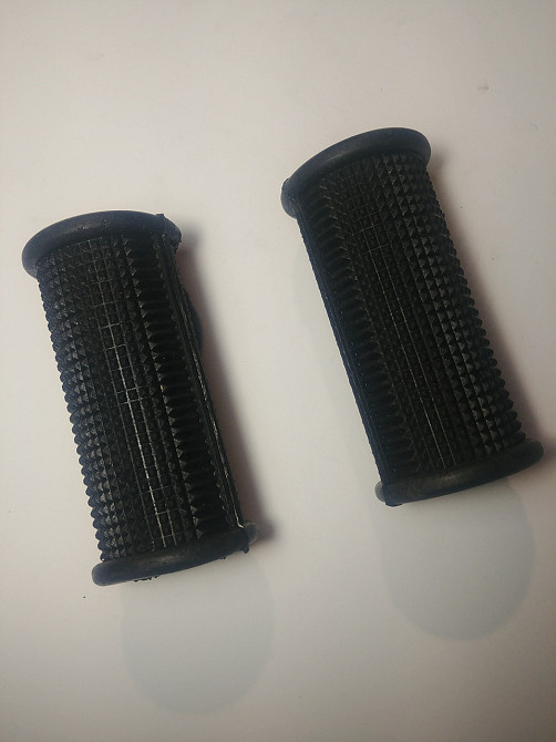 Гумки підніжка пасажира (комплект) МТ, Дніпро, К-750, УРАЛ Мукачево - фото 1