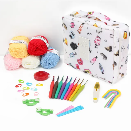 Набор для вязания крючком в косметичке, белого цвета Каменец-Подольский