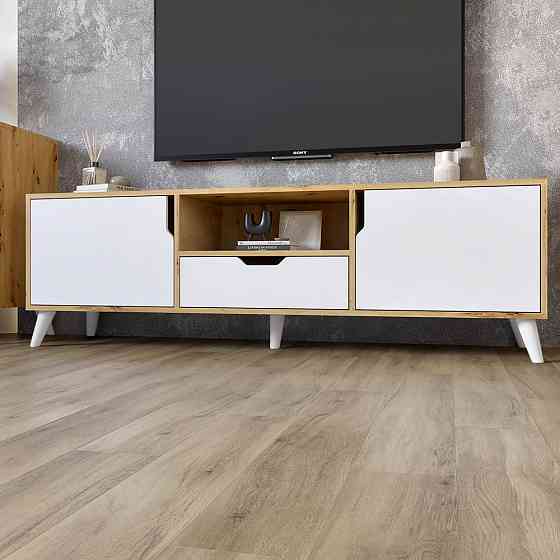 Тумба под телевизор с белыми ножками М-ЗОН Борн 1600 Дуб Артизан/Нимфея Альба (белый) (MZN-031079) Львов