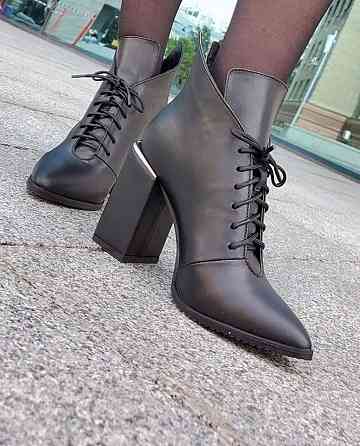 Wright Черевики жіночі WRIGHT чорні шкіра натуральна каблук 10см 38р. (4222) Коломыя