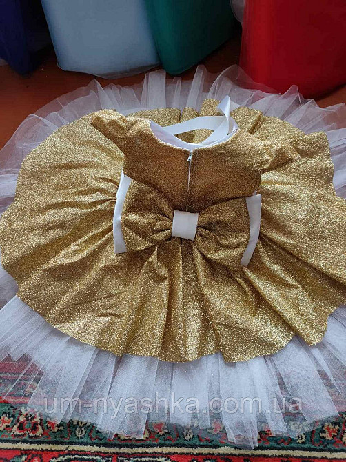 Красивое золотое платье на годик 