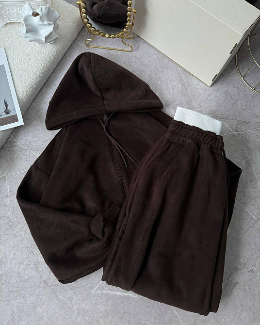 Жіночий теплий прогулянковий костюм - трійка: укорочена кофта, топ та штани у стилі оверсайз двухсторонній фліс + мікродайвінг Одеса - фото 2