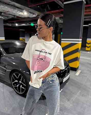 Жіноча стильна біла оверсайз футболка з модним принтом турецький кулір Одеса