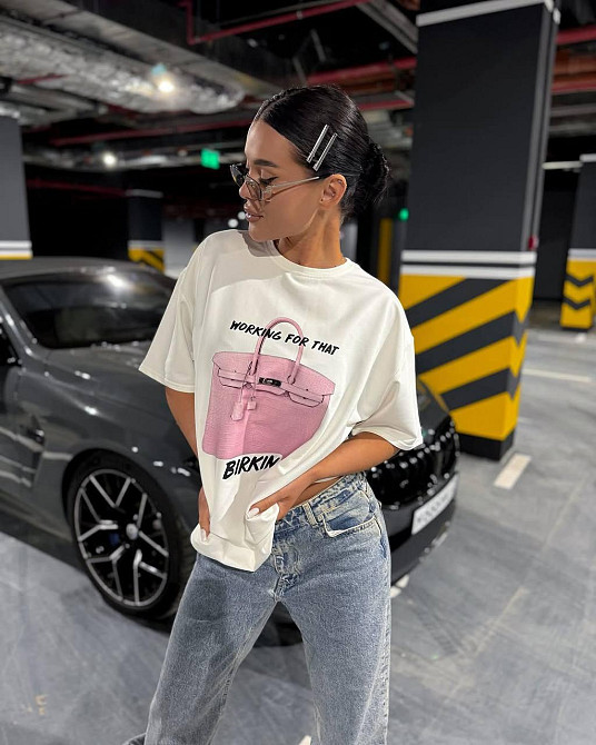 Женская стильная белая оверсайз футболка с модным принтом турецкий кулир Одесса - изображение 1