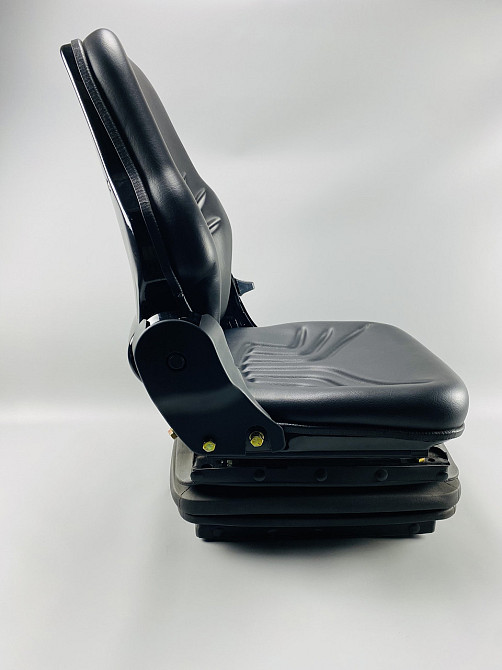 Сиденье трактора и спец. техники универсальное.  полиуретановая пена высокой плотности + кож. зам амортизация Мукачево - изображение 2