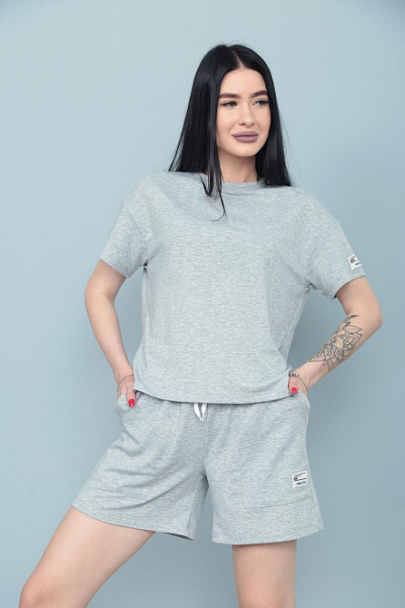 Трикотажный костюм с шортами 