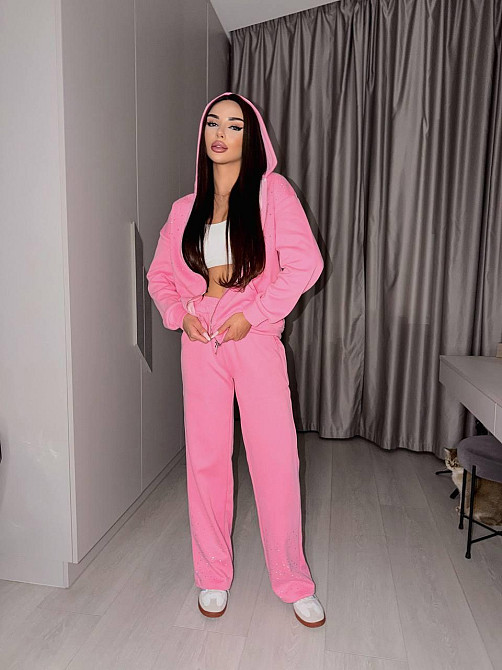 Женский стильный повседневный костюм со стразами свободного кроя трехнить Розовый, 46/48 Одесса - изображение 7