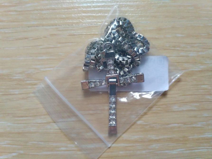 Хрестик Домінік Торетто на дзеркало в авто Київ - фото 8