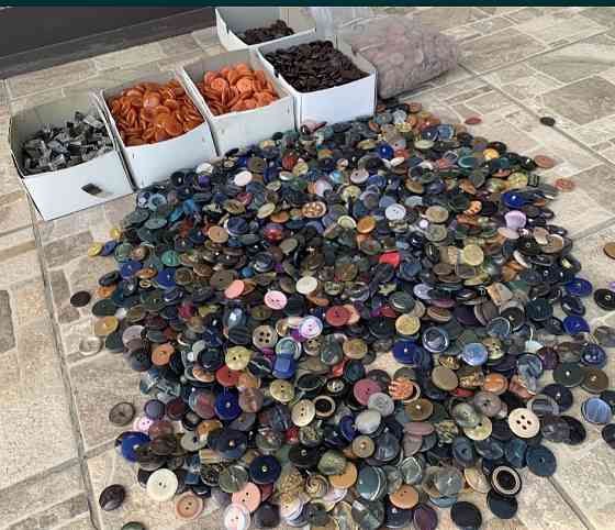 Ґудзики гурт/від 100 шт. асорті Київ