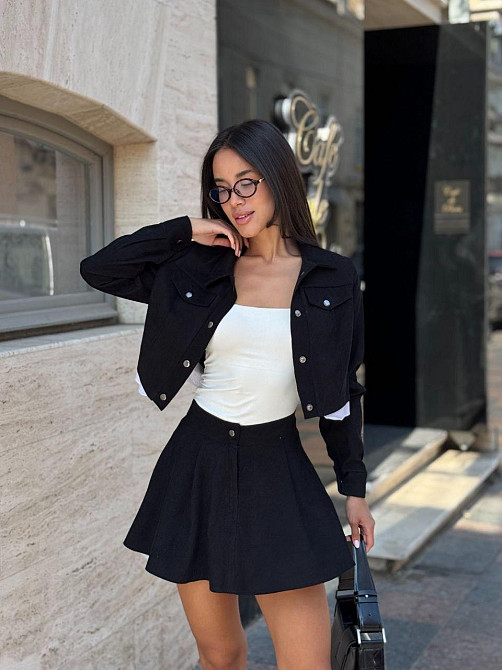 Жіночий стильний костюм-двійка: піджак на ґудзиках і спідниця-шорти вельвет Чорний, 46 Одеса - фото 3